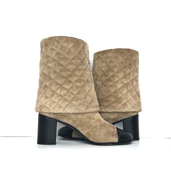 Chanel Quilted Foldover CC Clover Suede Cap Toe Pull On Boots 39 - Picture 3 of 11
